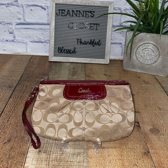 Coach Authentic Wristlet Patent Leather Jacquard C logo - Picture 1 of 12